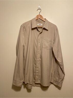 Buck Mason Men's Beige Button-Up Dress Shirt. Size L